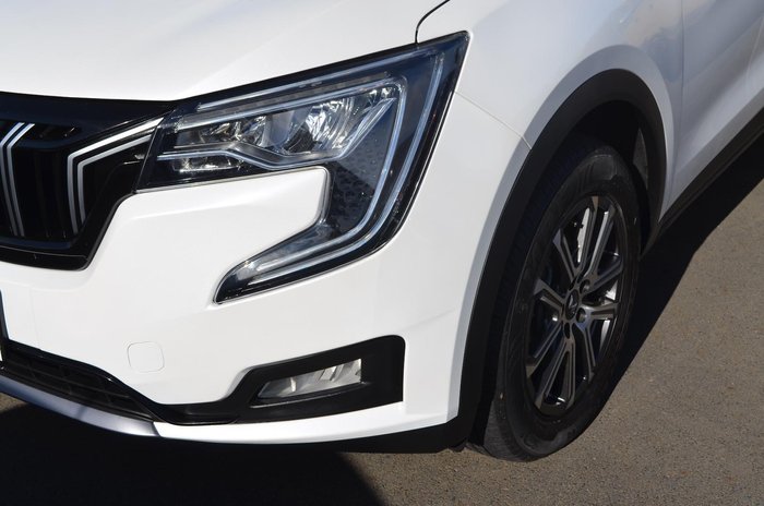 2023 Mahindra XUV700 AX7L