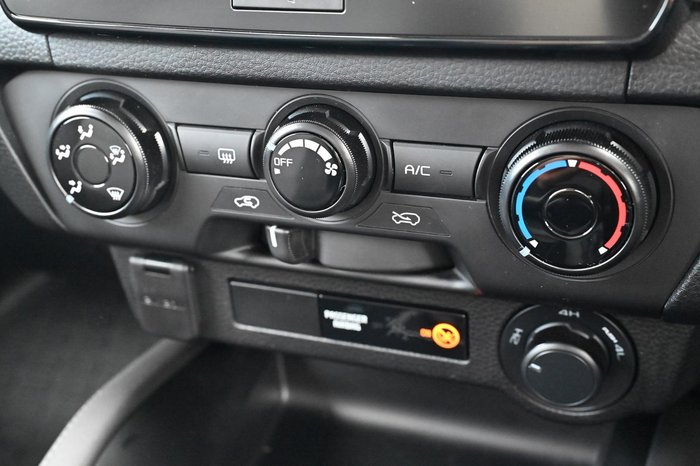 2025 Mazda BT-50 XT