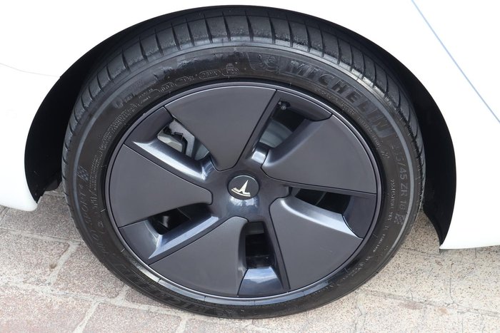 2022 Tesla Model 3 Rear-Wheel Drive