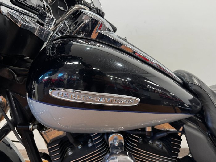 2012 Harley-Davidson FLHTCU U/C ELECTRA GLIDE Black