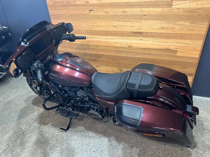 2024 HARLEY-DAVIDSON FLHXSE CVO STREET GLIDE (121)