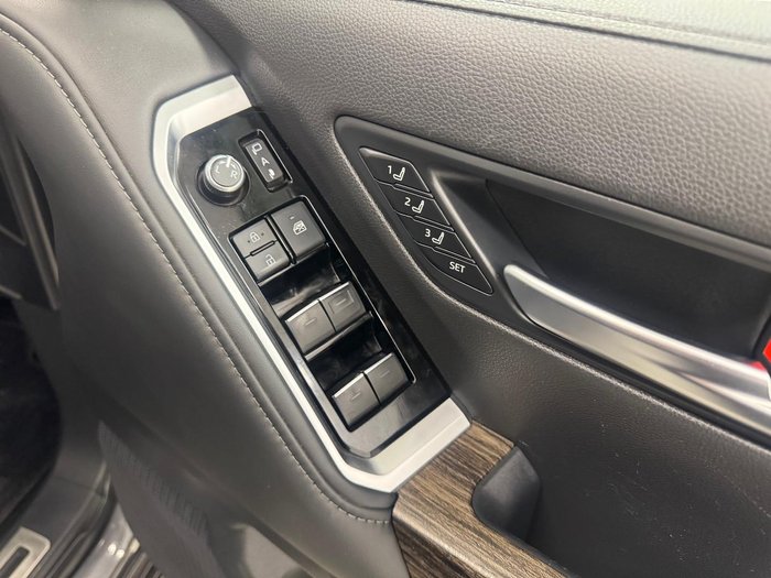 2023 Toyota Landcruiser Sahara FJA300R 4X4 Dual Range Graphite