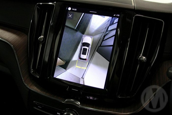 2023 Volvo XC60 Recharge Ultimate T8 Plug-In Hybrid