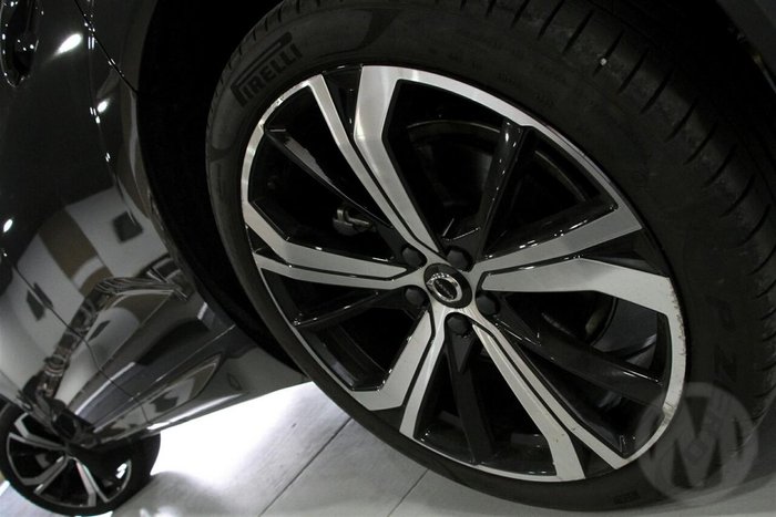 2023 Volvo XC60 Recharge Ultimate T8 Plug-In Hybrid