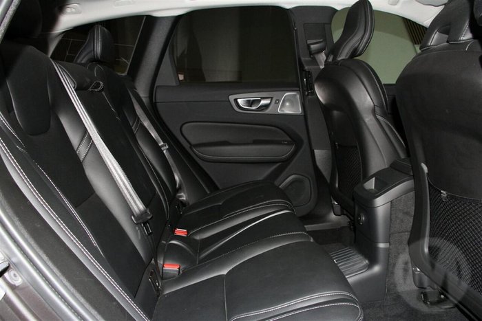 2023 Volvo XC60 Recharge Ultimate T8 Plug-In Hybrid