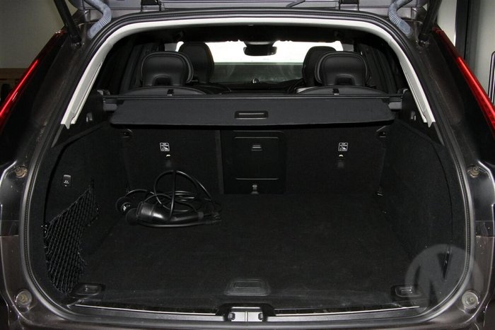 2023 Volvo XC60 Recharge Ultimate T8 Plug-In Hybrid
