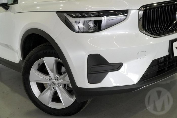2025 Volvo XC40 Plus B4