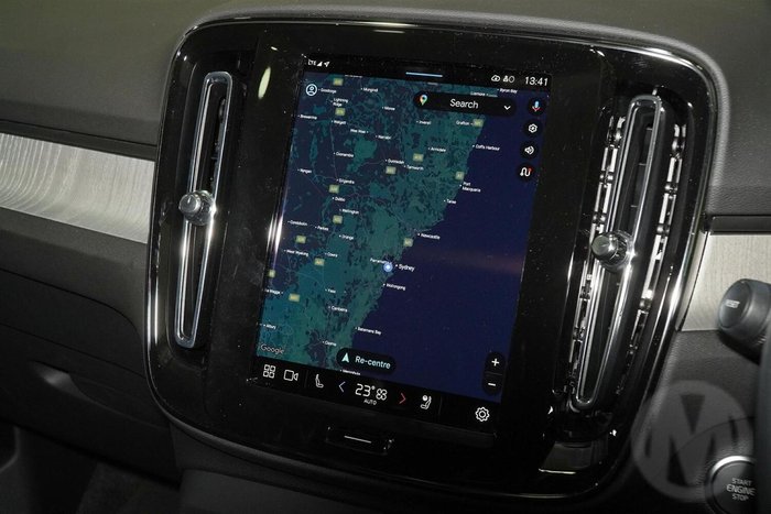 2025 Volvo XC40 Plus B4