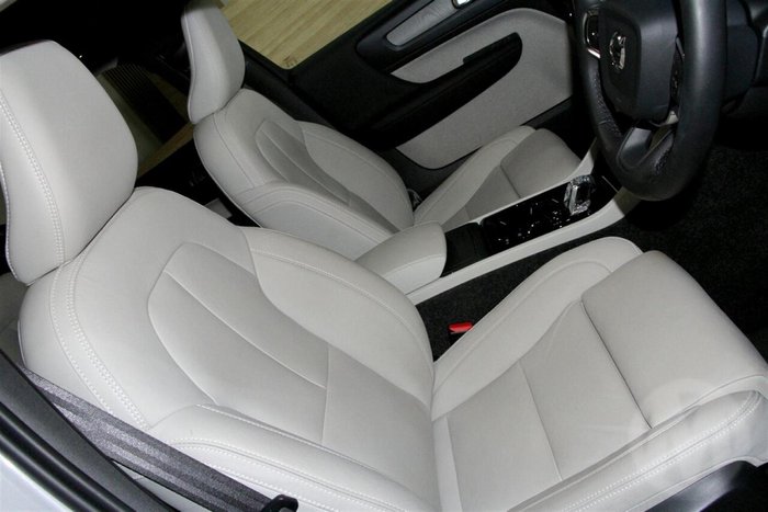 2024 Volvo XC40 Ultra B4 Bright