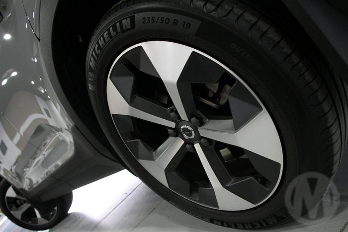 2024 Volvo XC40 Ultra B4 Bright