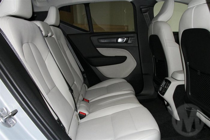 2024 Volvo XC40 Ultra B4 Bright