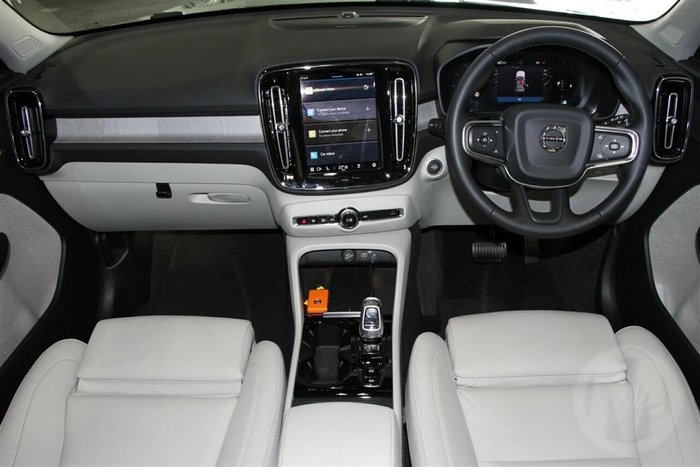 2024 Volvo XC40 Ultra B4 Bright
