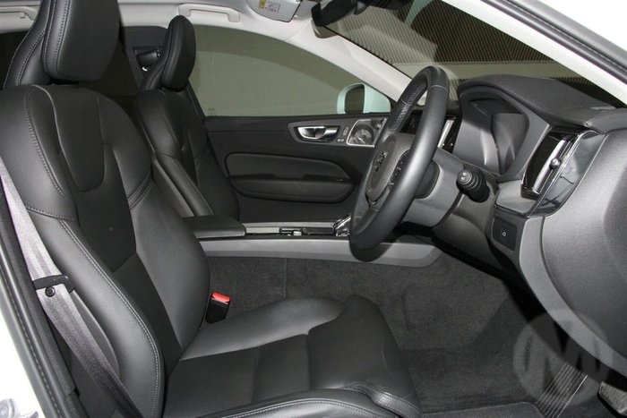 2025 Volvo XC60 Ultra B5 Bright