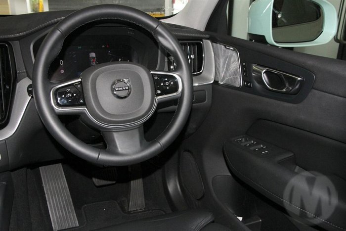 2025 Volvo XC60 Ultra B5 Bright