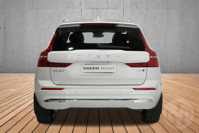 2025 Volvo XC60 Ultra B5 Bright