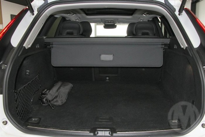 2025 Volvo XC60 Ultra B5 Bright