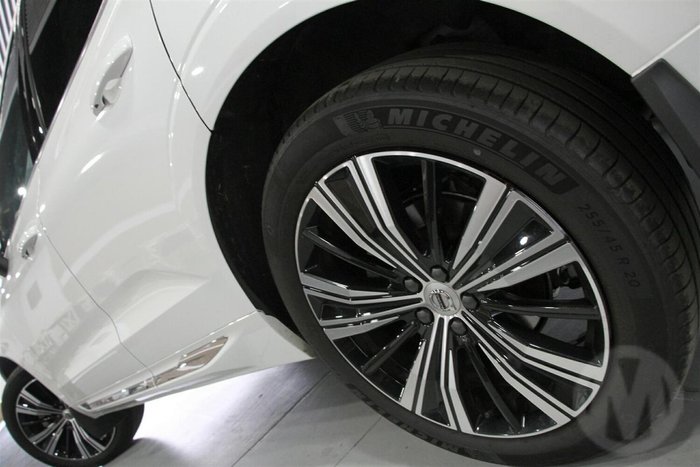 2025 Volvo XC60 Ultra B5 Bright