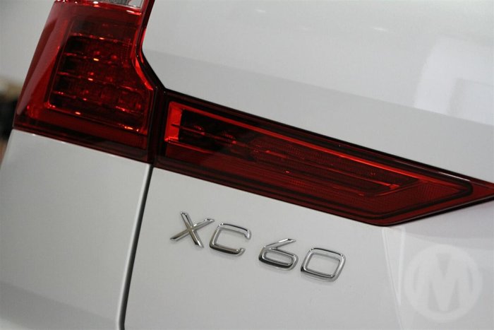 2025 Volvo XC60 Ultra B5 Bright