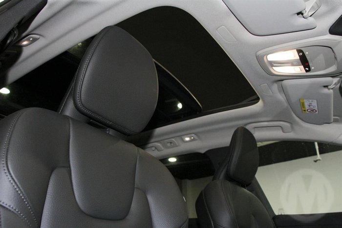2025 Volvo XC60 Ultra B5 Bright