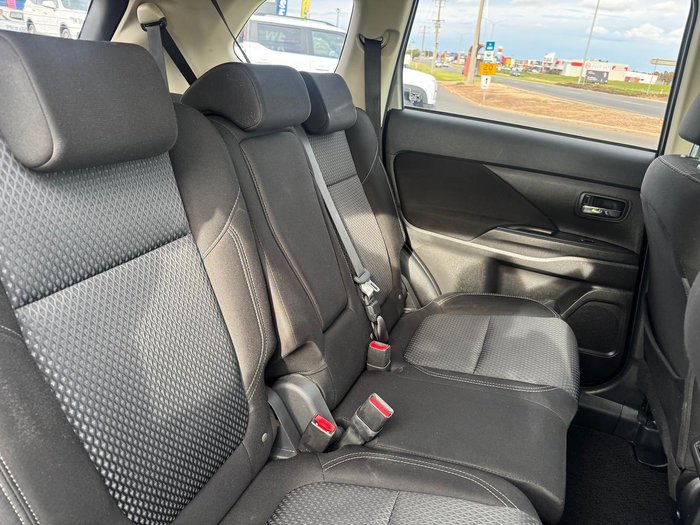 2020 Mitsubishi Outlander ES