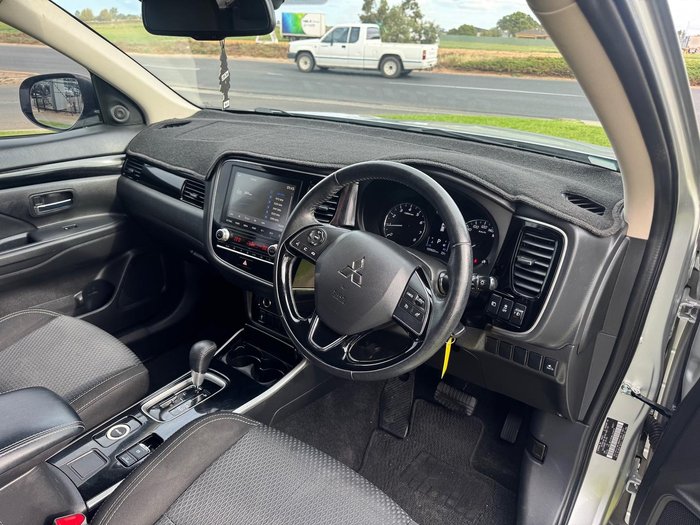 2020 Mitsubishi Outlander ES
