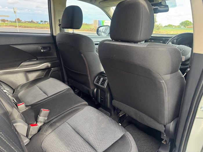 2020 Mitsubishi Outlander ES