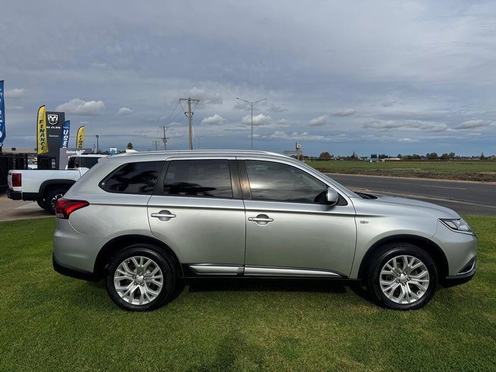 2020 Mitsubishi Outlander ES