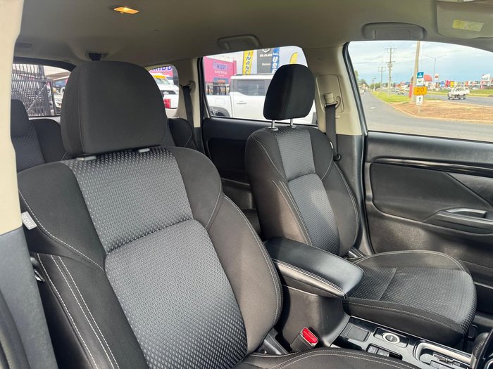 2020 Mitsubishi Outlander ES