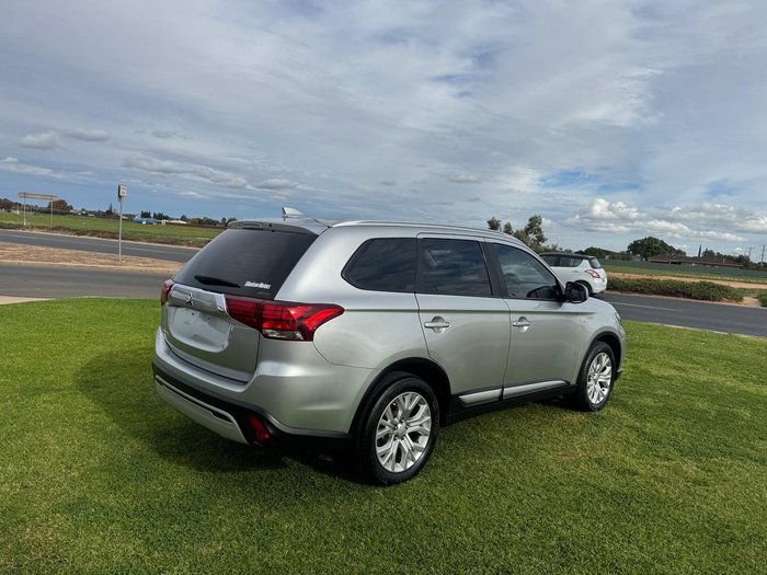 2020 Mitsubishi Outlander ES