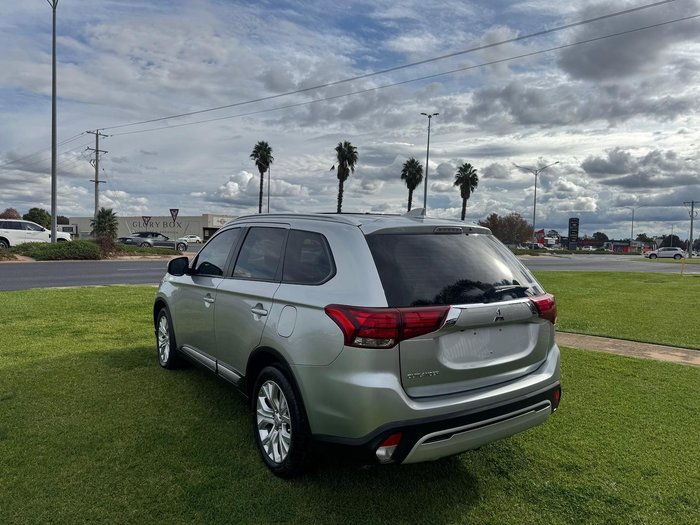 2020 Mitsubishi Outlander ES