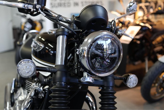 2025 Triumph Bonneville Speedmaster Speedmaster Black
