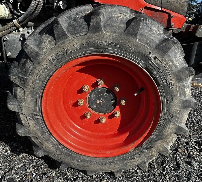 2009 Kubota M8540 Narrow