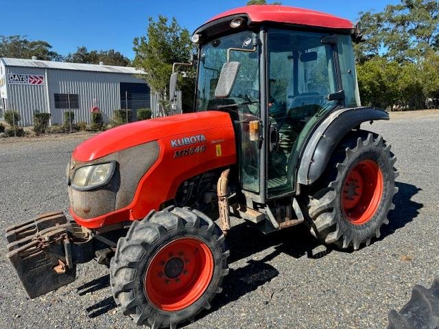 2009 Kubota M8540 Narrow