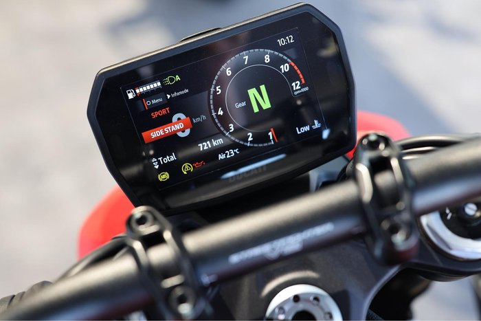 2025 Ducati Streetfighter V2 Streetfighter Red