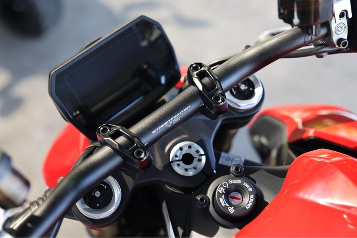 2025 Ducati Streetfighter V2 Streetfighter Red