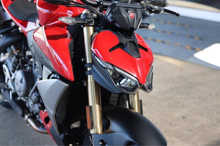 2025 Ducati Streetfighter V2 Streetfighter Red