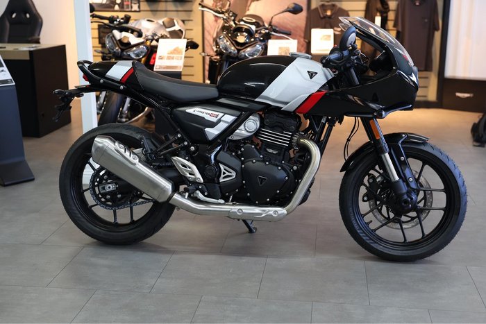 2026 Triumph Thruxton 400 Thruxton Black