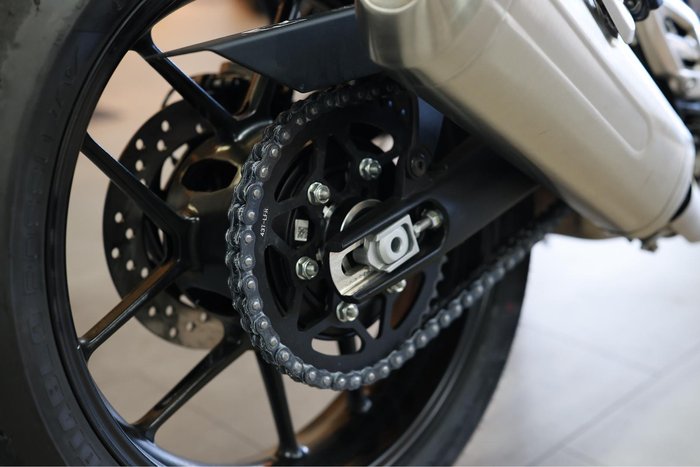 2026 Triumph Thruxton 400 Thruxton Black