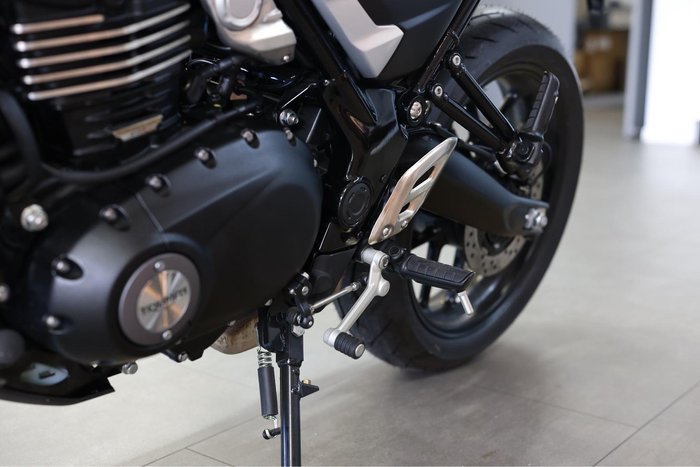 2026 Triumph Thruxton 400 Thruxton Black