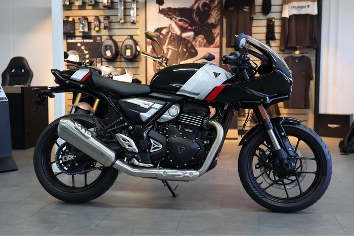 2026 Triumph Thruxton 400 Thruxton Black