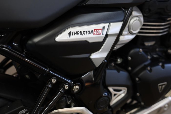 2026 Triumph Thruxton 400 Thruxton Black