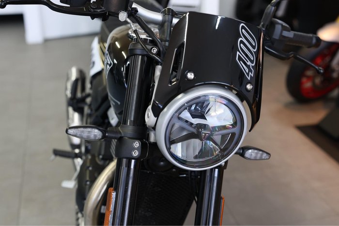 2026 Triumph Tracker 400 Tracker Black