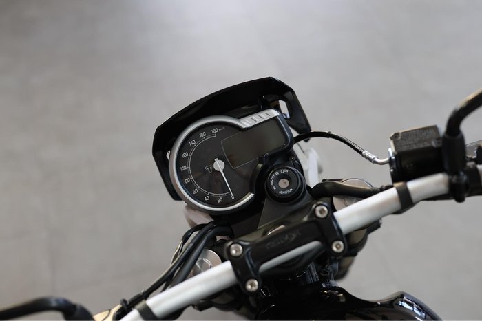 2026 Triumph Tracker 400 Tracker Black
