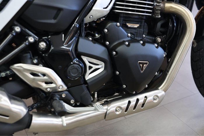 2026 Triumph Tracker 400 Tracker Black
