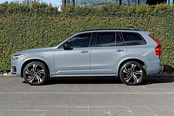 2021 Volvo XC90 T6 R-Design