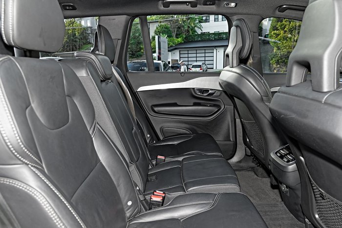 2021 Volvo XC90 T6 R-Design