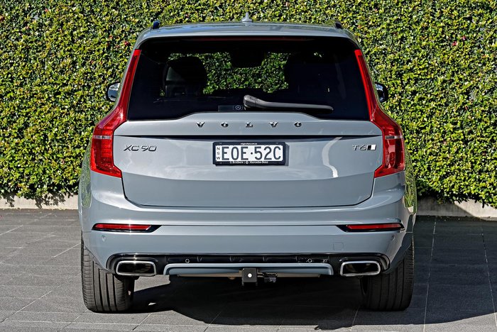2021 Volvo XC90 T6 R-Design