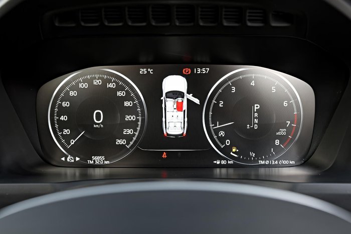 2021 Volvo XC90 T6 R-Design