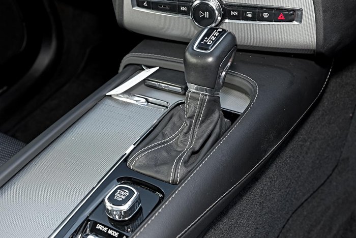 2021 Volvo XC90 T6 R-Design