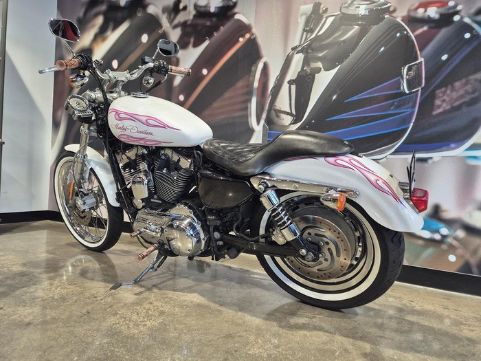 2006 Harley-Davidson 1200 Custom (XL1200C) Sportster White